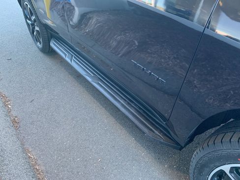 Used 2022 Chevrolet Tahoe RST w/ Luxury Package image 13