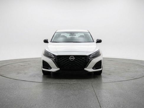 Used 2025 Nissan Altima 2.5 SV image 1