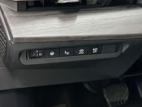 Used 2024 Nissan Ariya AWD image 17