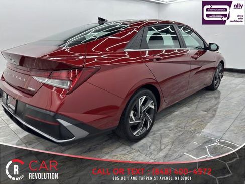 Used 2024 Hyundai Elantra Limited image 8