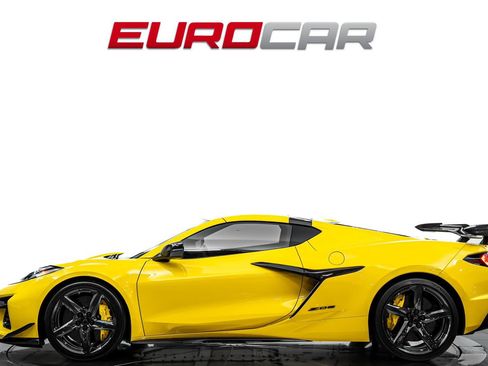 Used 2026 Chevrolet Corvette Z06 RWD image 3