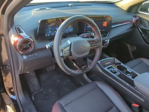 Used 2026 Chevrolet Equinox RS image 9