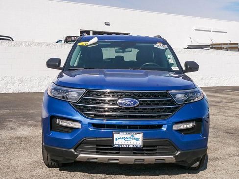 Used 2022 Ford Explorer XLT w/ Equipment Group 202A image 2