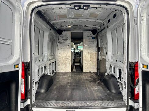Used 2015 Ford Transit 250 130 Medium Roof image 26