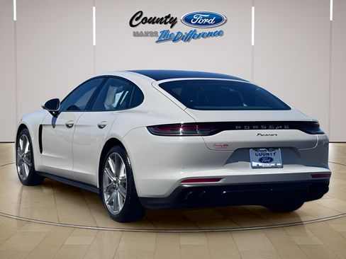Used 2021 Porsche Panamera RWD image 11