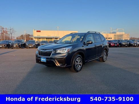Used 2019 Subaru Forester Premium w/ All-Weather Package image 4