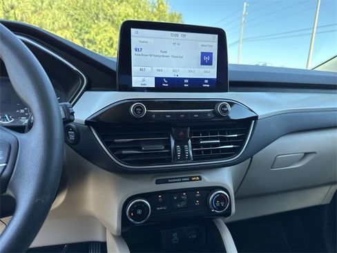 Certified 2022 Ford Escape SE image 25