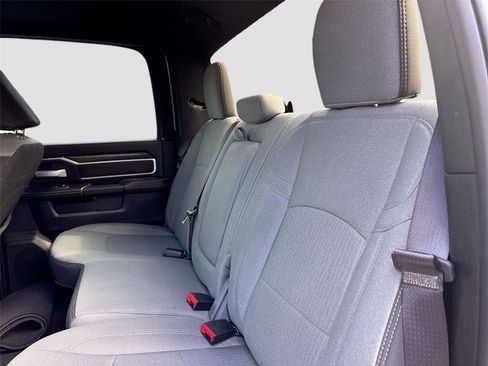 Used 2024 RAM 2500 Big Horn image 25