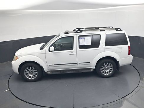 Used 2010 Nissan Pathfinder LE w/ Navigation Pkg AWD/4WD image 38