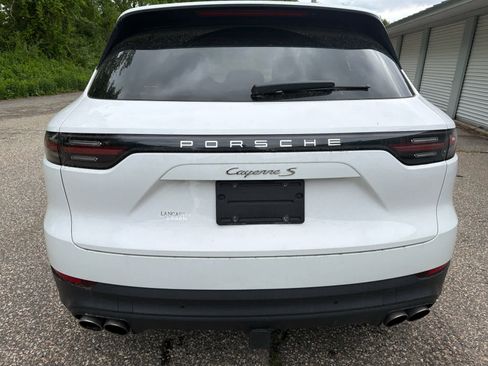 Certified 2023 Porsche Cayenne S AWD/4WD image 4