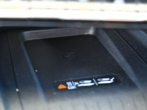 Used 2025 Chevrolet Equinox EV LT w/ Convenience Package FWD image 34