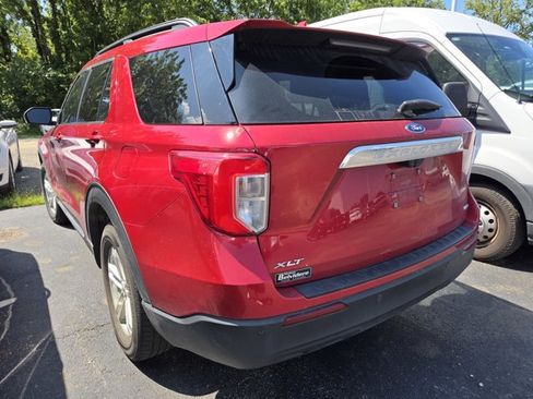 Used 2020 Ford Explorer XLT w/ Comfort Package AWD/4WD image 3