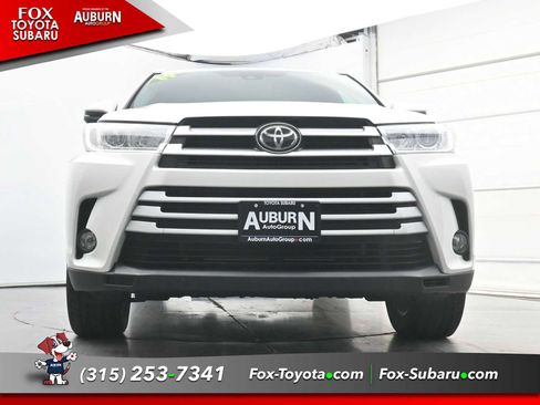 Used 2019 Toyota Highlander XLE AWD/4WD image 25
