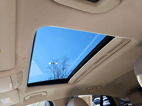 Certified 2023 Mercedes-Benz GLC 300 4MATIC Coupe image 31