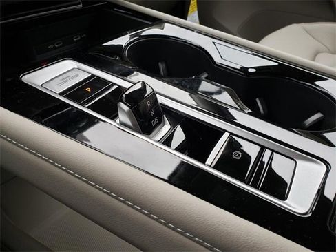 New 2026 Volkswagen Atlas SE image 11