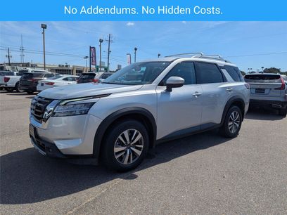 Used 2023 Nissan Pathfinder SL