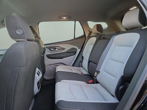 Used 2024 GMC Terrain SLE image 10