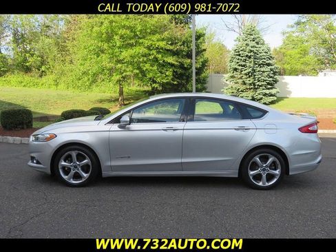 Used 2014 Ford Fusion SE w/ Equipment Group 501A FWD image 2