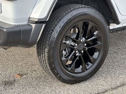 Used 2024 Jeep Wrangler Unlimited Sahara image 30