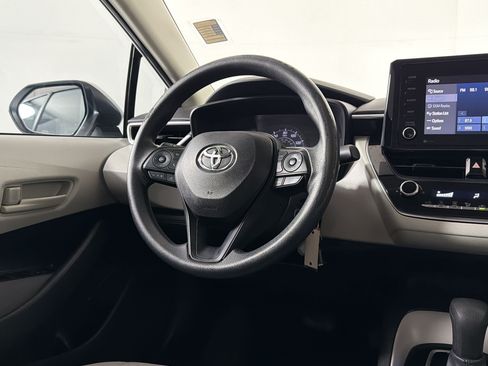 Used 2022 Toyota Corolla L FWD image 25