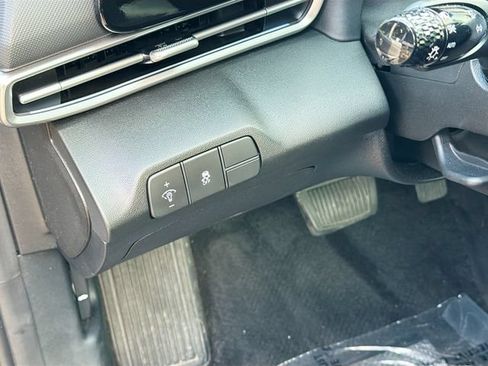 Certified 2025 Hyundai Elantra SEL FWD image 10