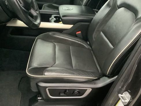 Used 2019 RAM 1500 Laramie image 7