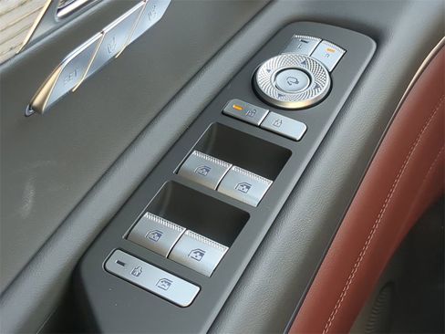 Used 2025 Genesis GV80 3.5T Prestige image 23