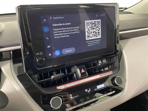 Used 2025 Toyota Corolla Cross L image 7