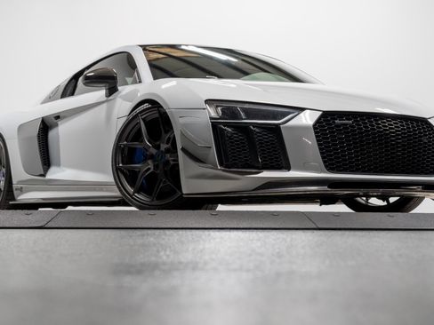 Used 2017 Audi R8 V10 plus w/ Full Leather Package image 34