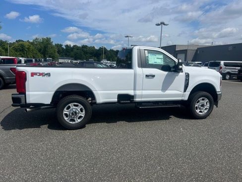 New 2026 Ford F350 XLT w/ FX4 Off-Road Package AWD/4WD image 6