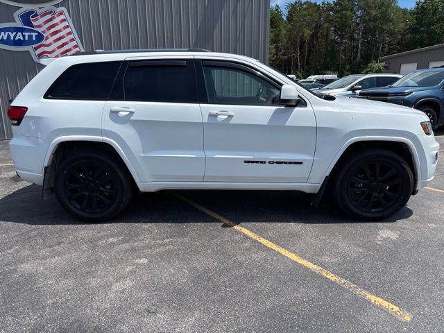 Used 2019 Jeep Grand Cherokee Altitude AWD/4WD image 8