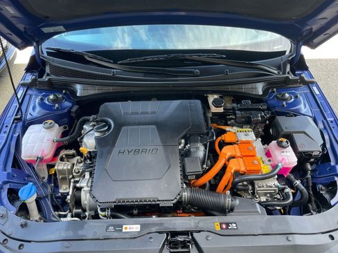 Used 2025 Hyundai Elantra Limited image 34