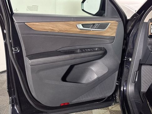 Certified 2025 Volkswagen Atlas SE AWD/4WD image 11