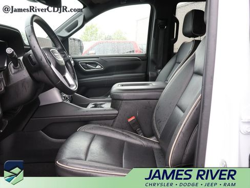 Used 2024 GMC Yukon SLT AWD/4WD image 24