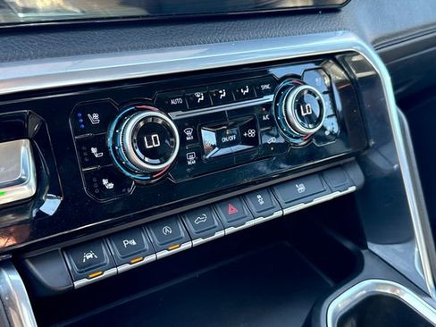 Used 2022 GMC Sierra 1500 Denali image 37