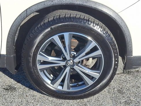 Used 2019 Nissan Rogue SV w/ Premium Package image 8