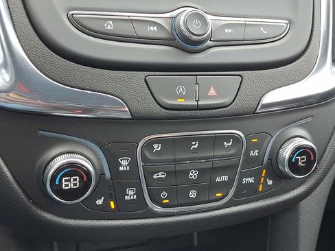 Used 2023 Chevrolet Equinox LT AWD/4WD image 15