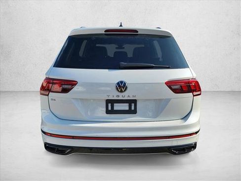 Used 2023 Volkswagen Tiguan SE R-Line image 6