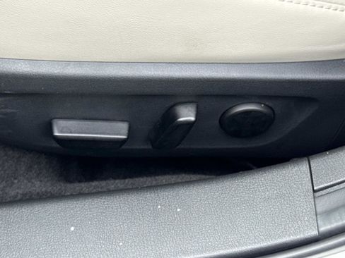 Used 2024 MAZDA MAZDA3 s image 16