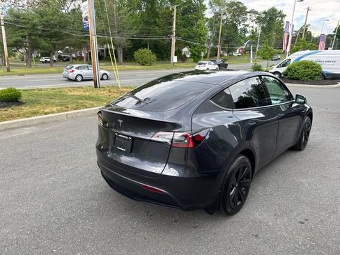 Used 2024 Tesla Model Y 2WD image 6