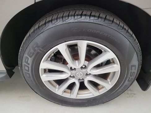 Used 2014 Nissan Pathfinder SL w/ SL Tech Package AWD/4WD image 31