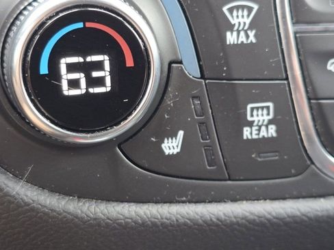 Used 2020 Chevrolet Equinox LT image 4