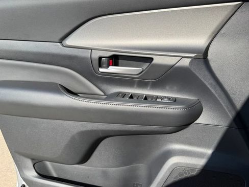 Used 2026 Toyota Grand Highlander FWD image 25