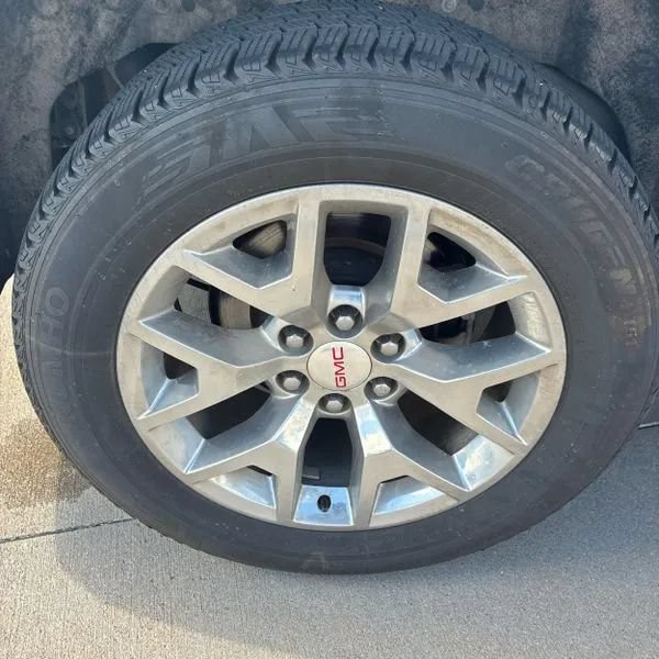 Used 2020 GMC Yukon SLT w/ Value Plus Edition AWD/4WD image 18