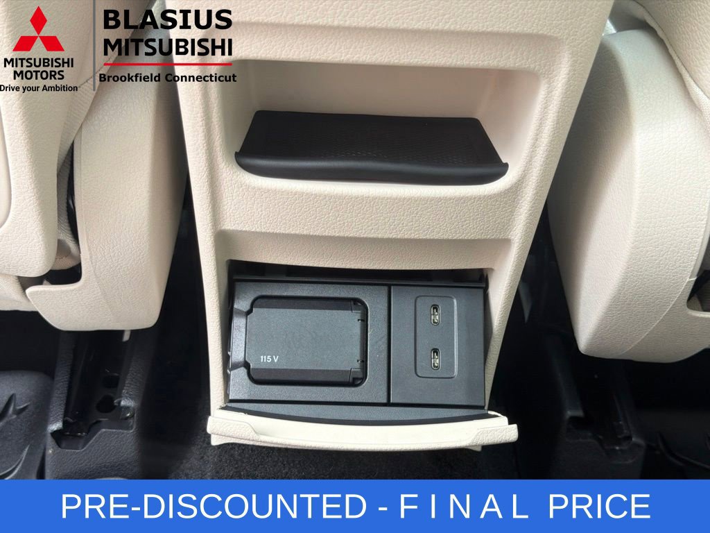 Used 2022 Mercedes-Benz GLB 250 4MATIC w/ Premium Package Lite image 51