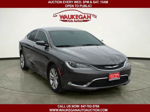 Used 2015 Chrysler 200 Limited w/ Convenience Group image 3