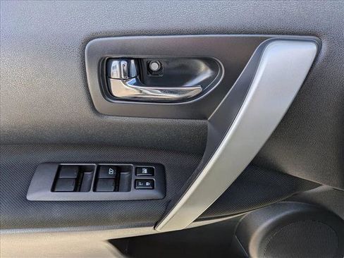 Used 2013 Nissan Rogue S image 15