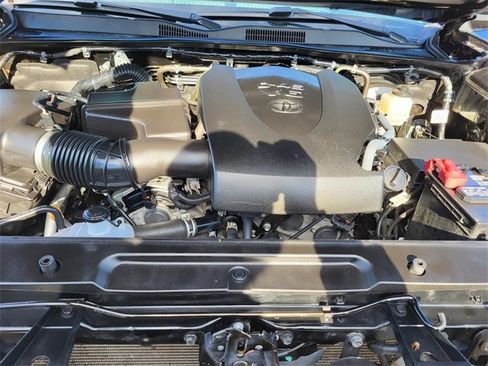 Used 2022 Toyota Tacoma SR image 25