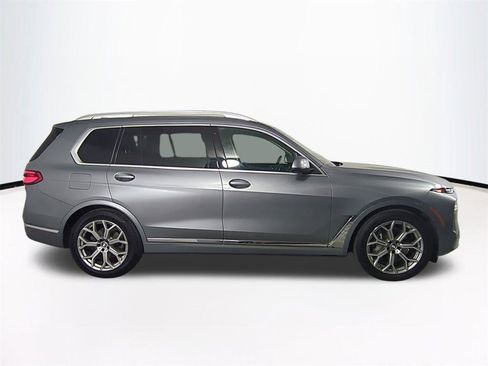 Used 2025 BMW X7 xDrive40i image 4
