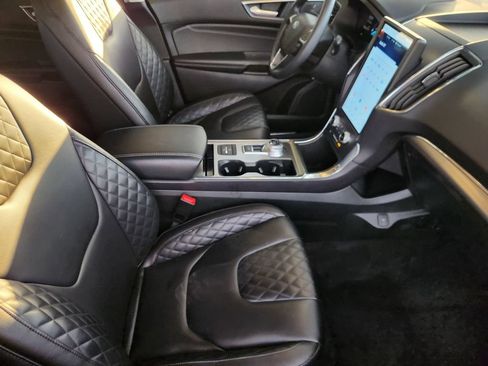 Used 2024 Ford Edge Titanium AWD/4WD image 14
